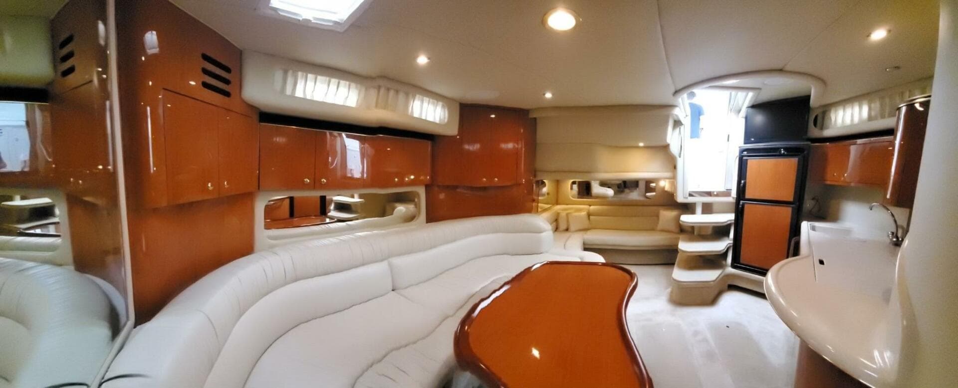 2001 Sea Ray 380 Sundancer — photo 3