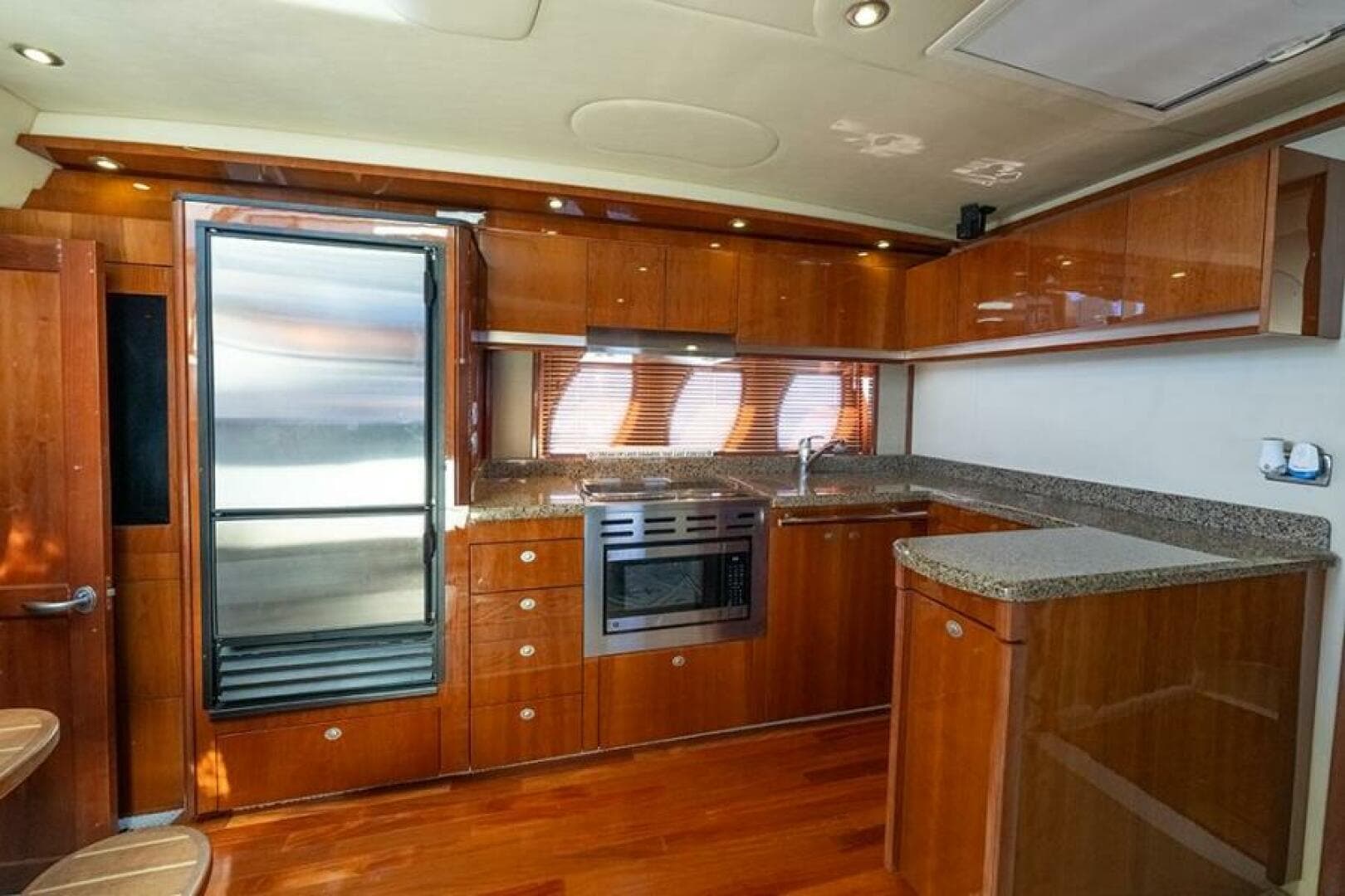 2007 Sea Ray 48 Sundancer — photo 9