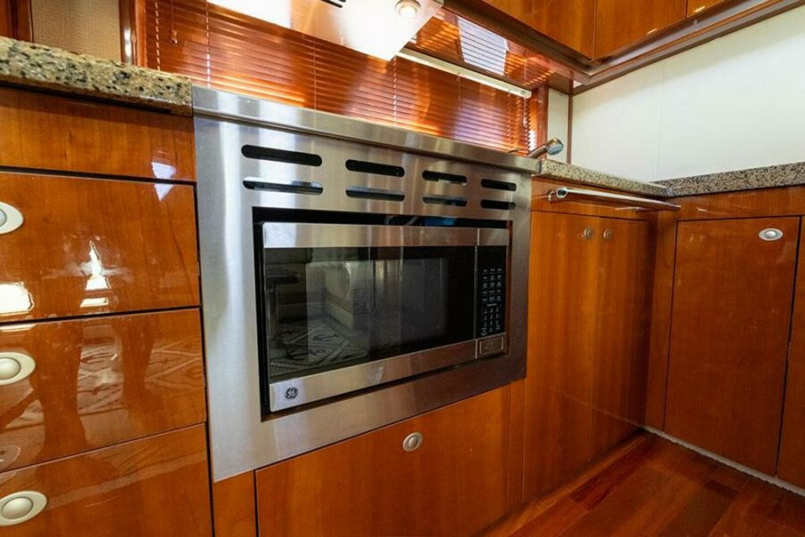 2007 Sea Ray 48 Sundancer — photo 45