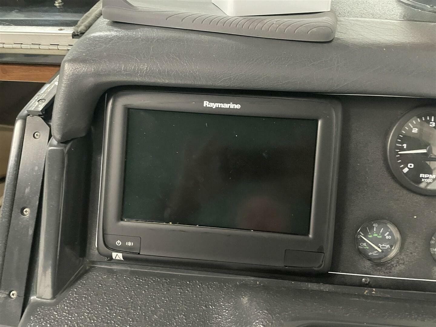 1993 Sea Ray 300 Weekender — photo 13