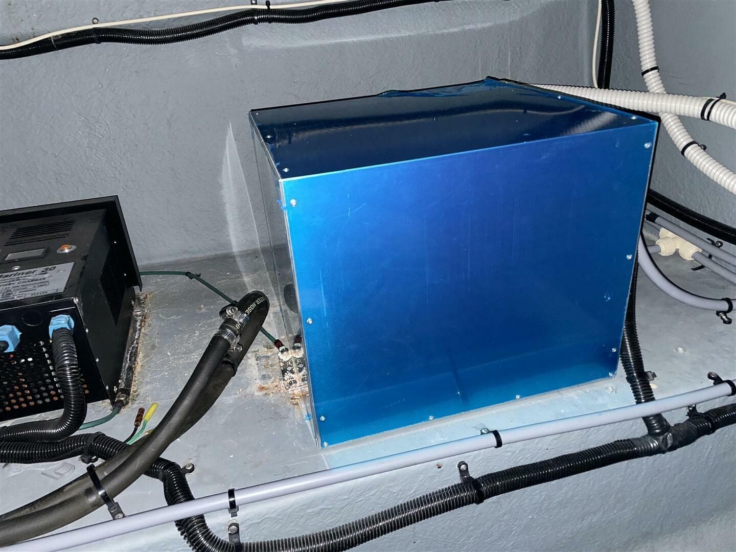 1993 Sea Ray 300 Weekender — photo 23