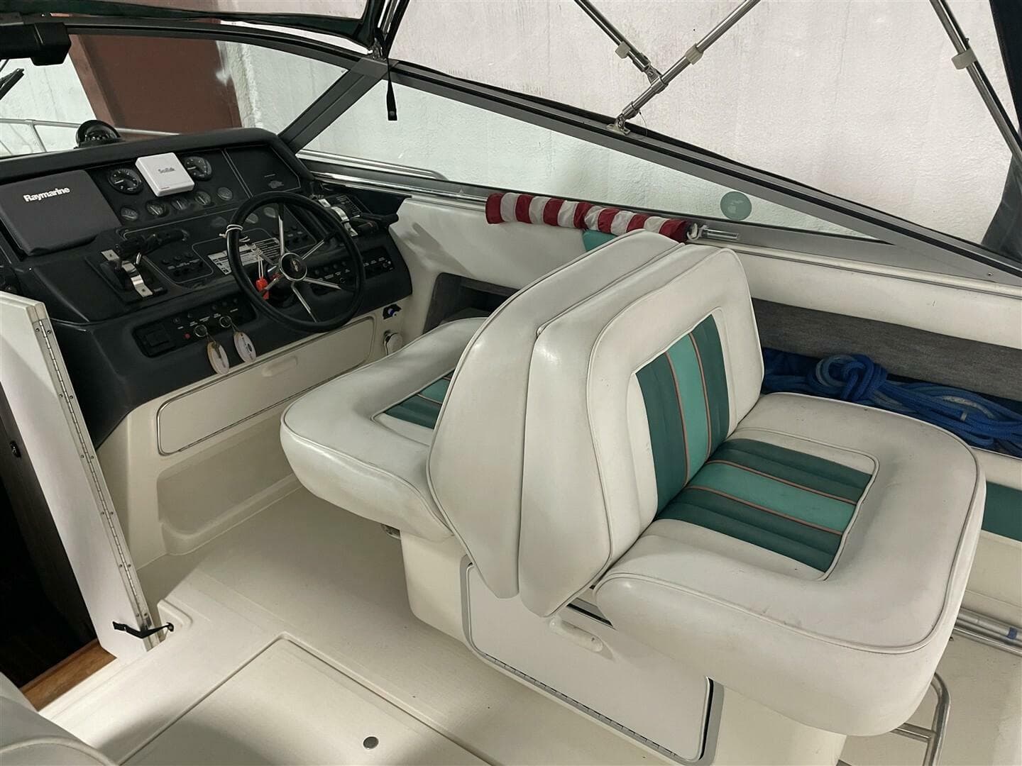 1993 Sea Ray 300 Weekender — photo 9