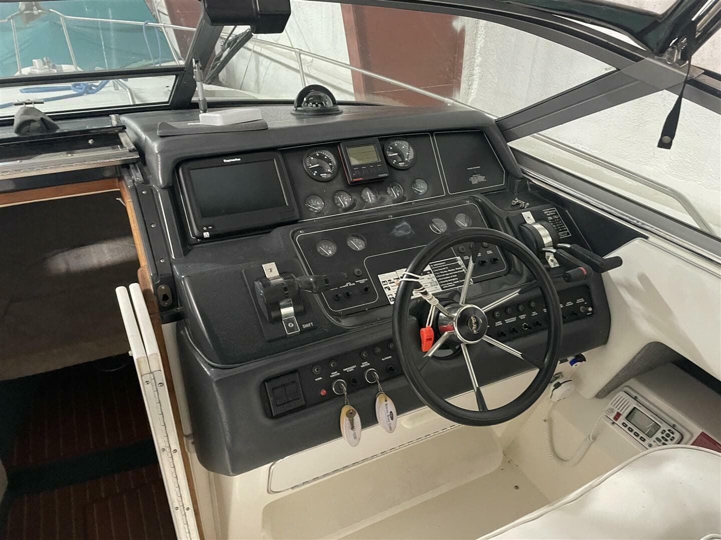 1993 Sea Ray 300 Weekender — photo 12