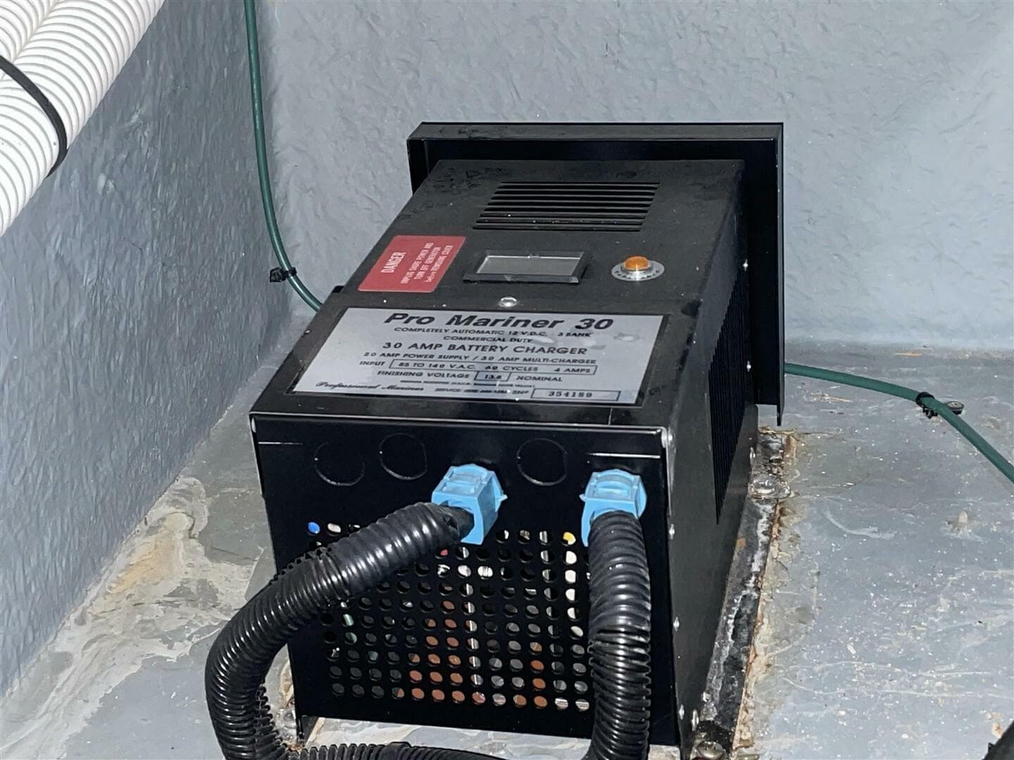 1993 Sea Ray 300 Weekender — photo 24