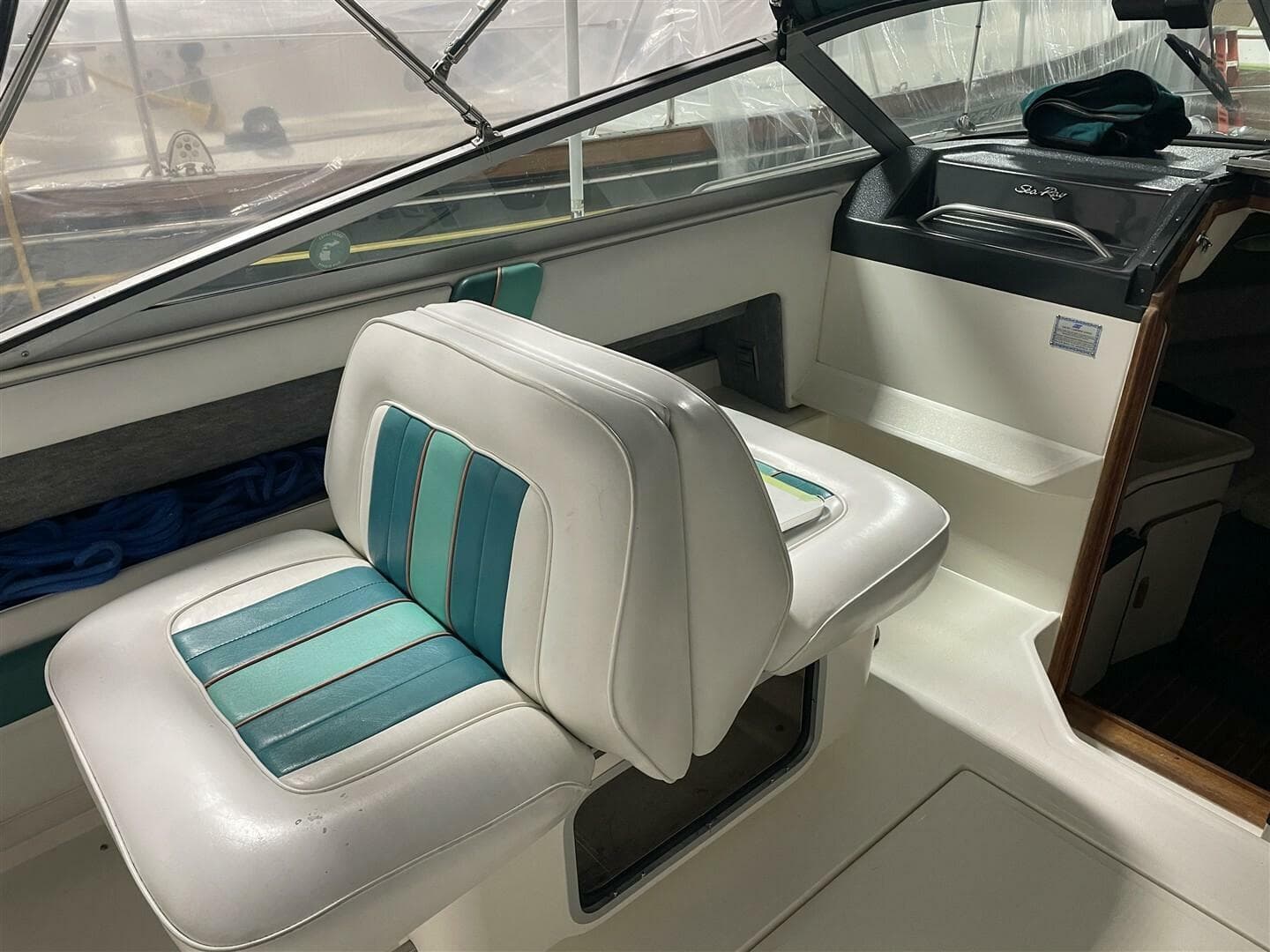 1993 Sea Ray 300 Weekender — photo 8