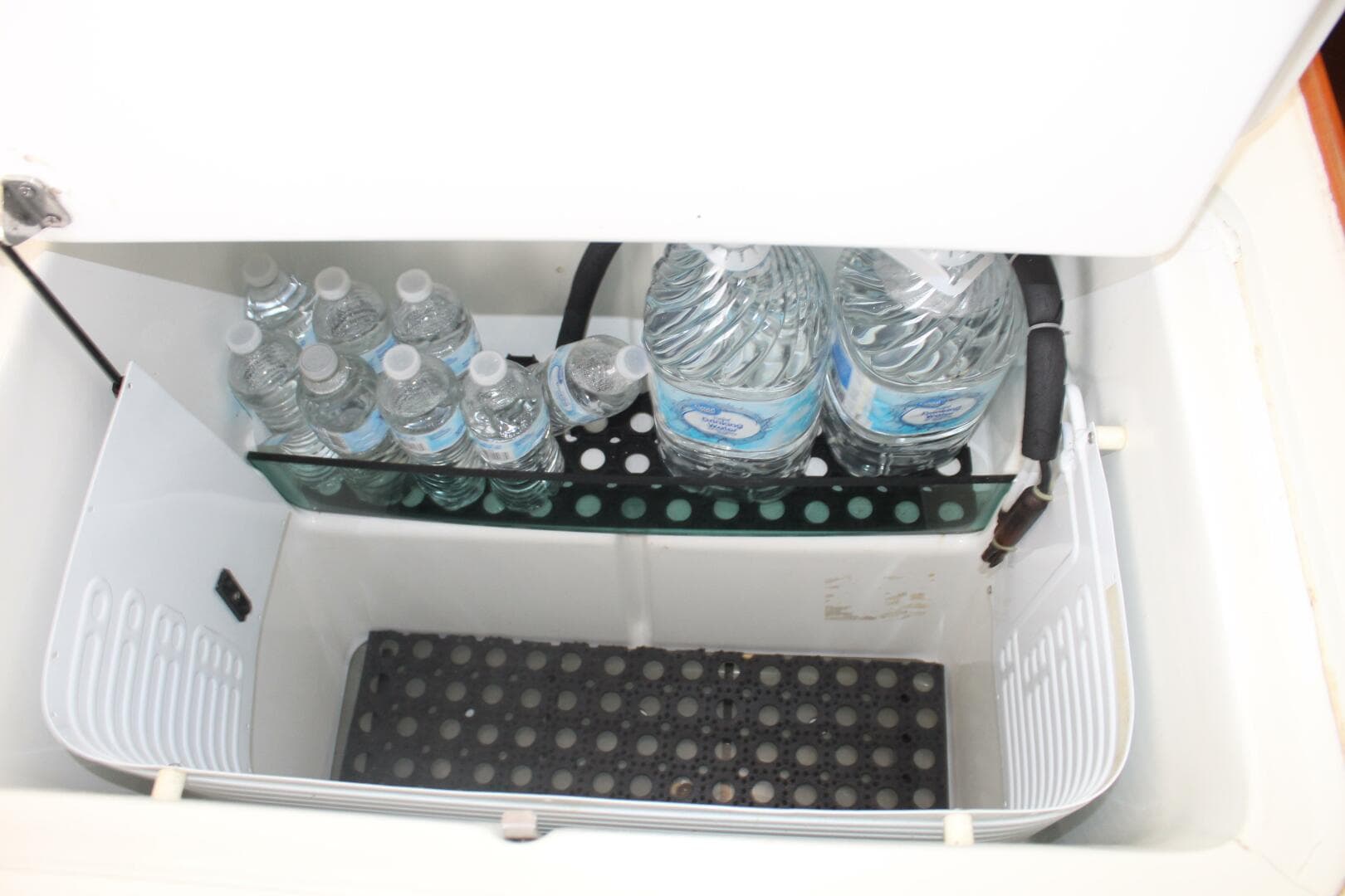 2004 Lagoon 43 Power Cat — photo 10