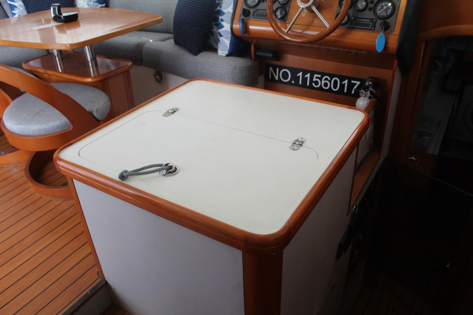 2004 Lagoon 43 Power Cat — photo 9