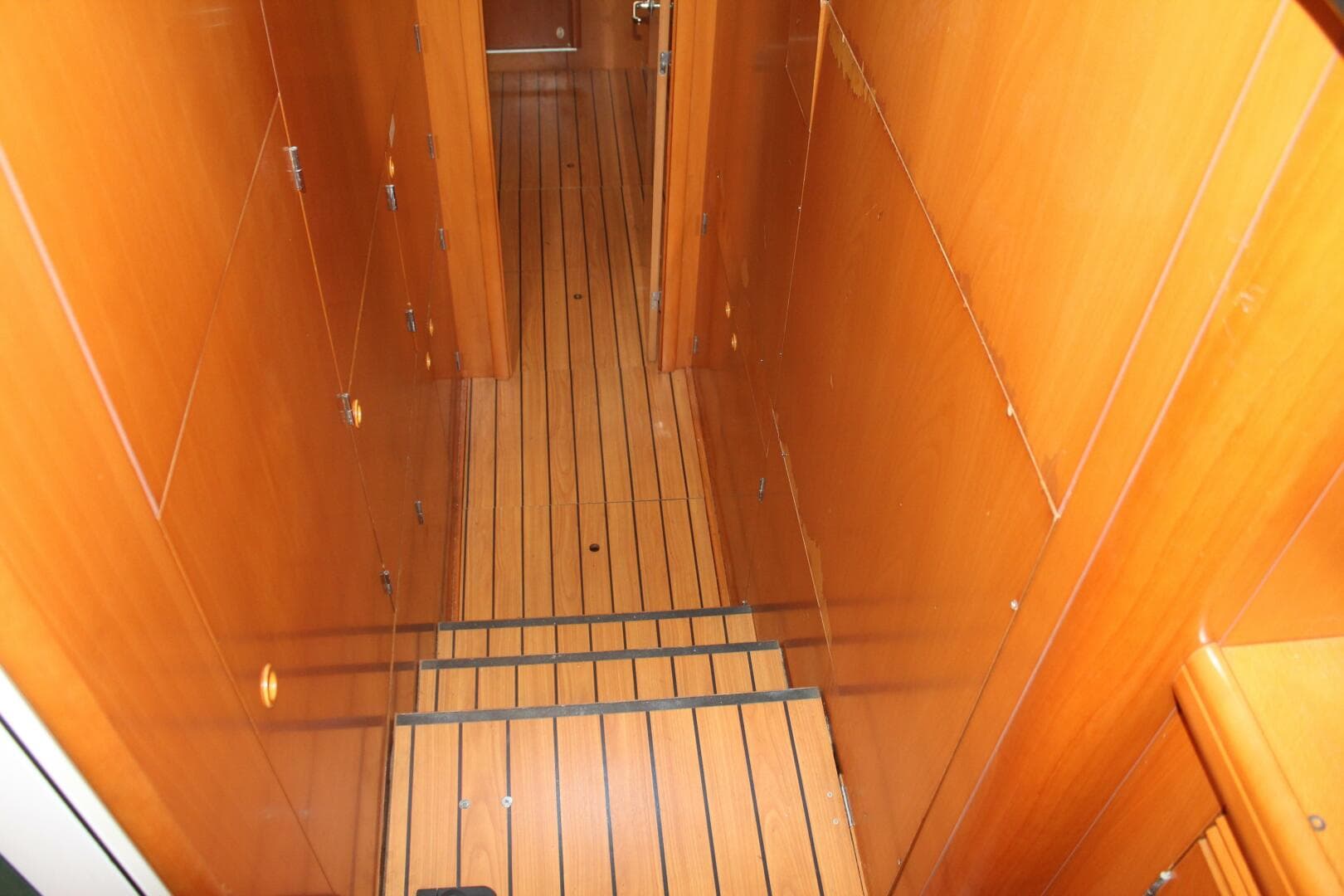 2004 Lagoon 43 Power Cat — photo 19