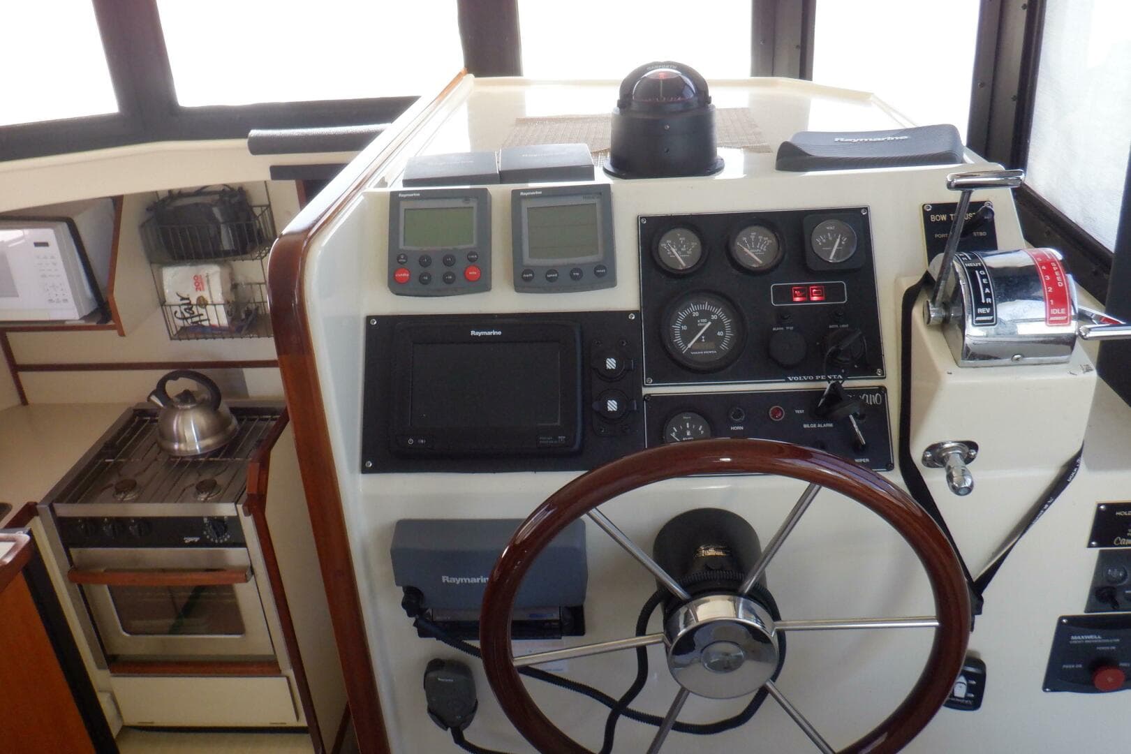 2004 Camano 31 Troll — photo 20