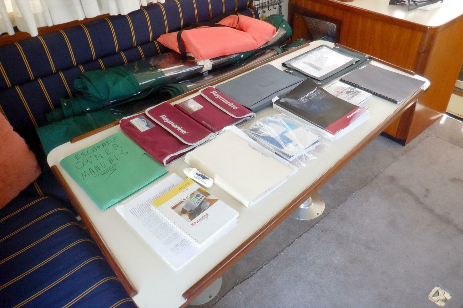 2004 Camano 31 Troll — photo 17