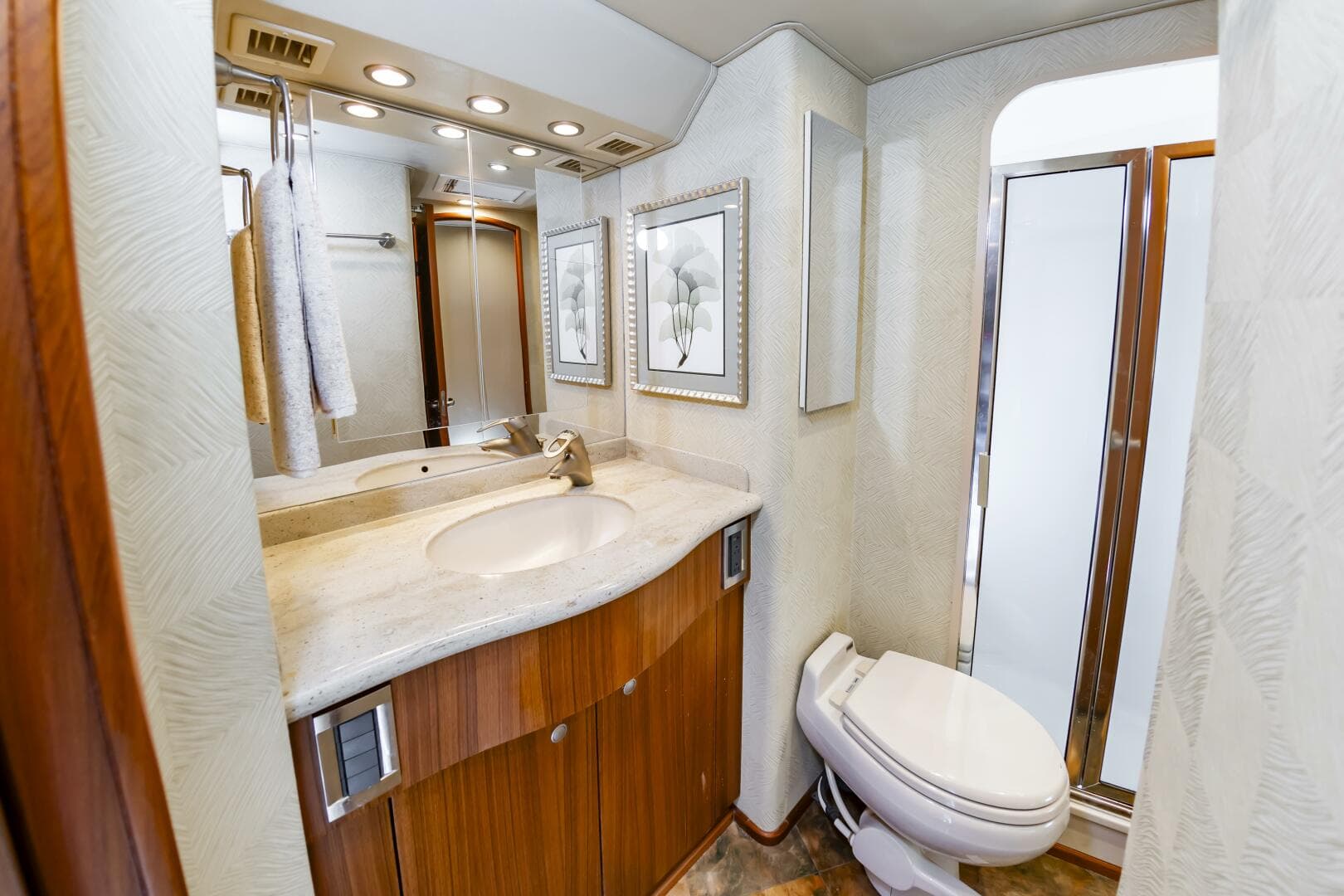 2010 Viking 52 Sport Coupe — photo 36