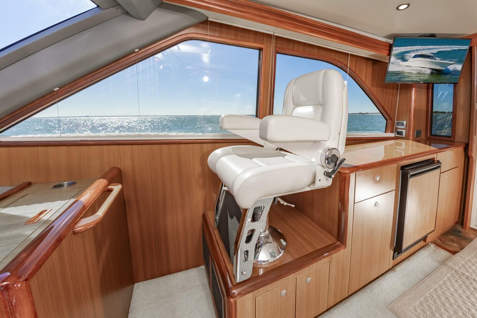 2010 Viking 52 Sport Coupe — photo 27