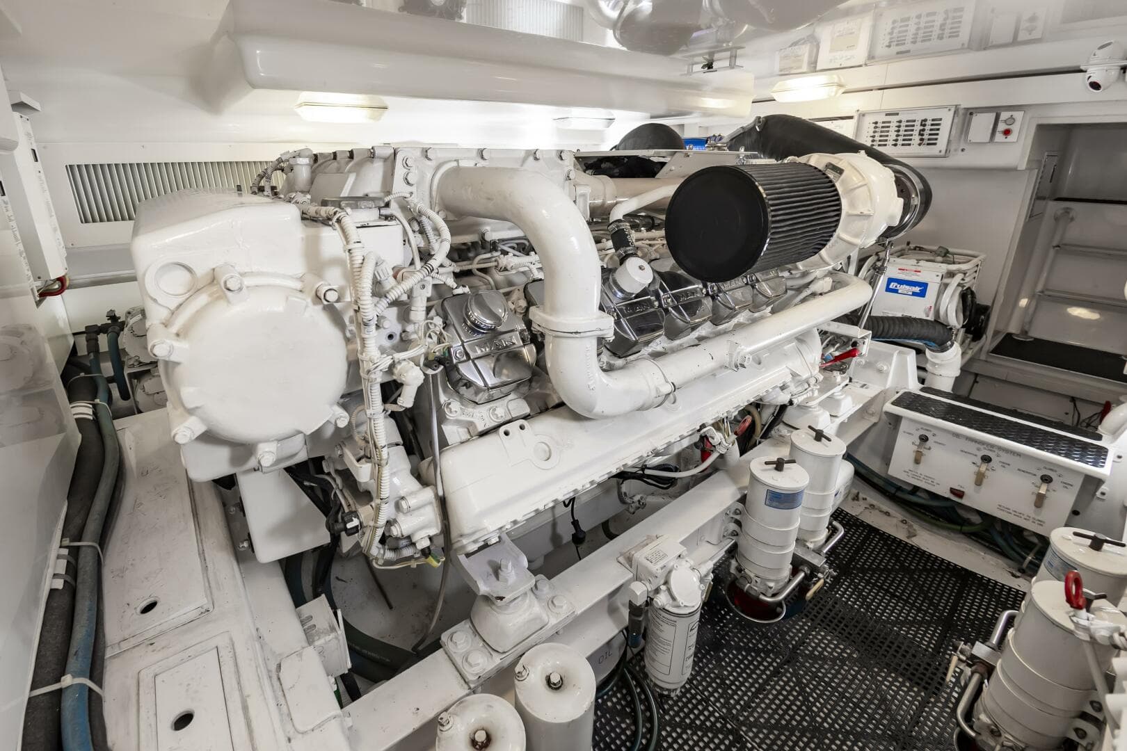 2010 Viking 52 Sport Coupe — photo 45