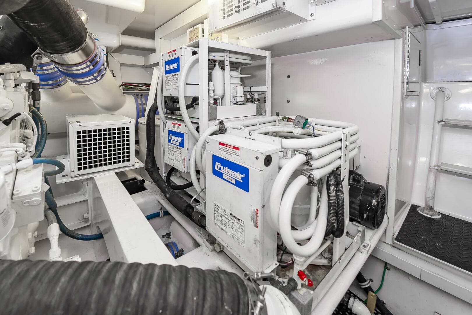 2010 Viking 52 Sport Coupe — photo 51