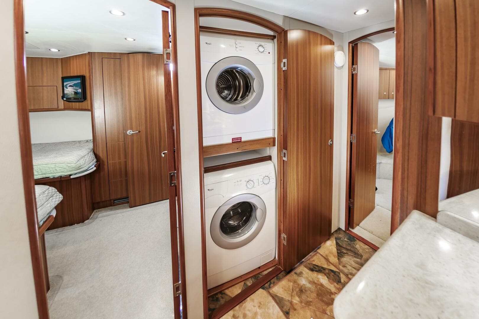 2010 Viking 52 Sport Coupe — photo 38