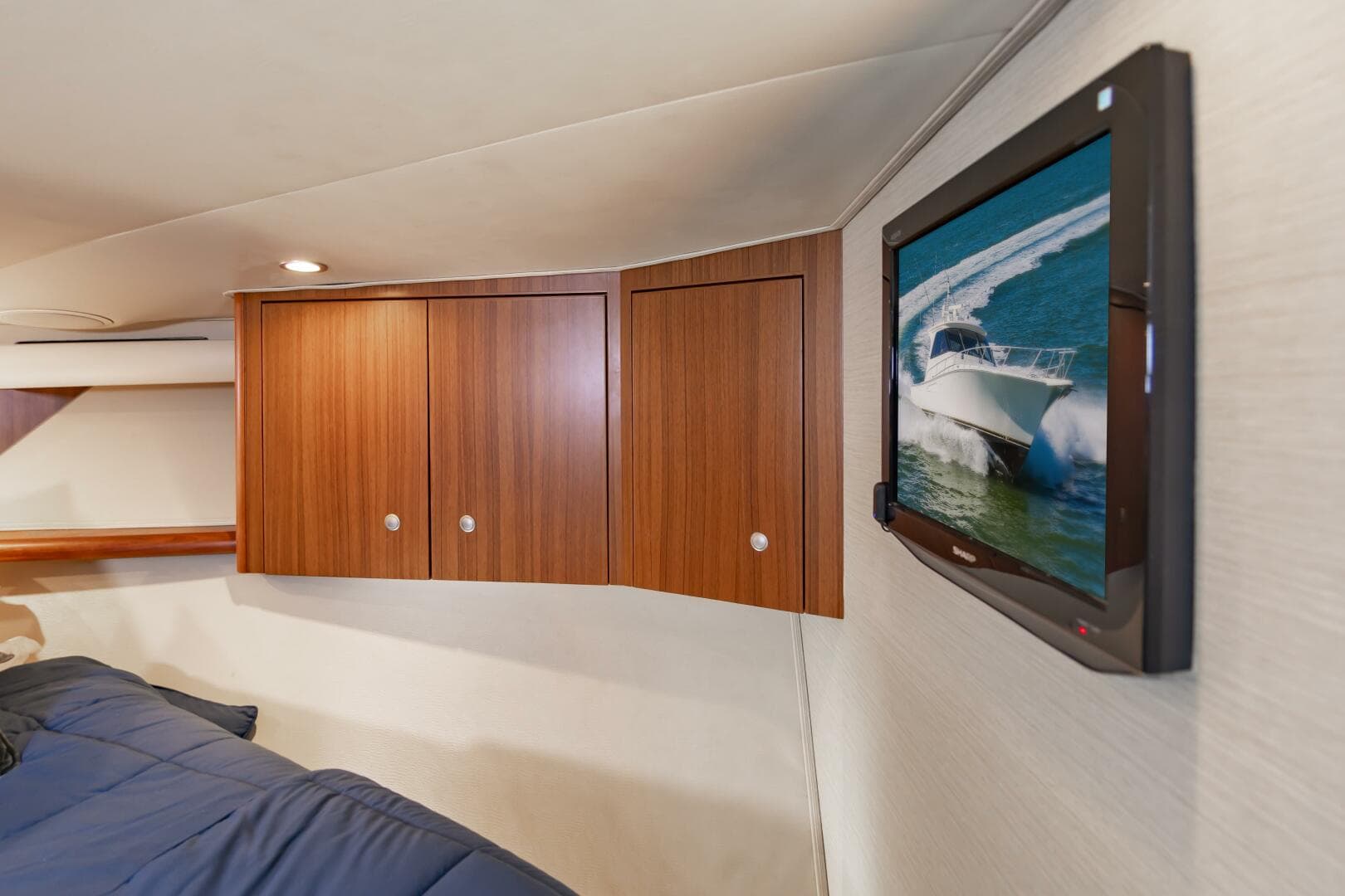 2010 Viking 52 Sport Coupe — photo 40