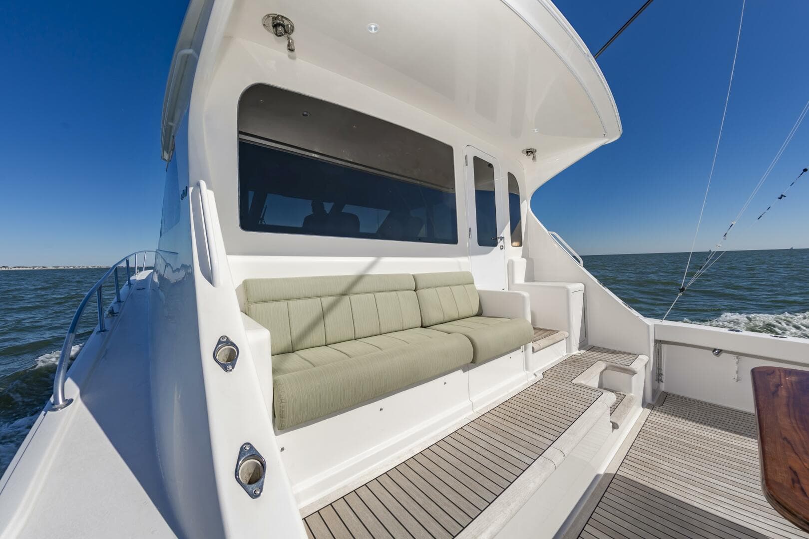 2010 Viking 52 Sport Coupe — photo 13