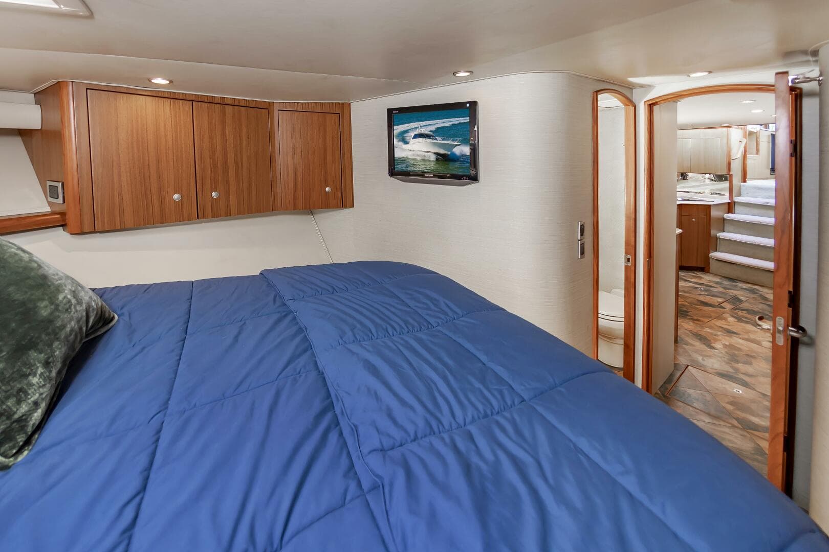 2010 Viking 52 Sport Coupe — photo 42