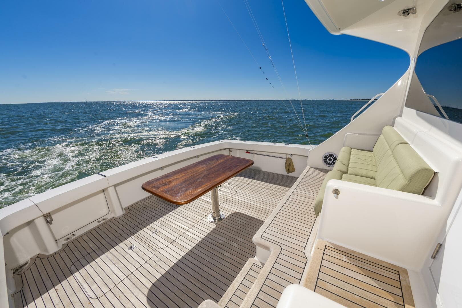 2010 Viking 52 Sport Coupe — photo 15