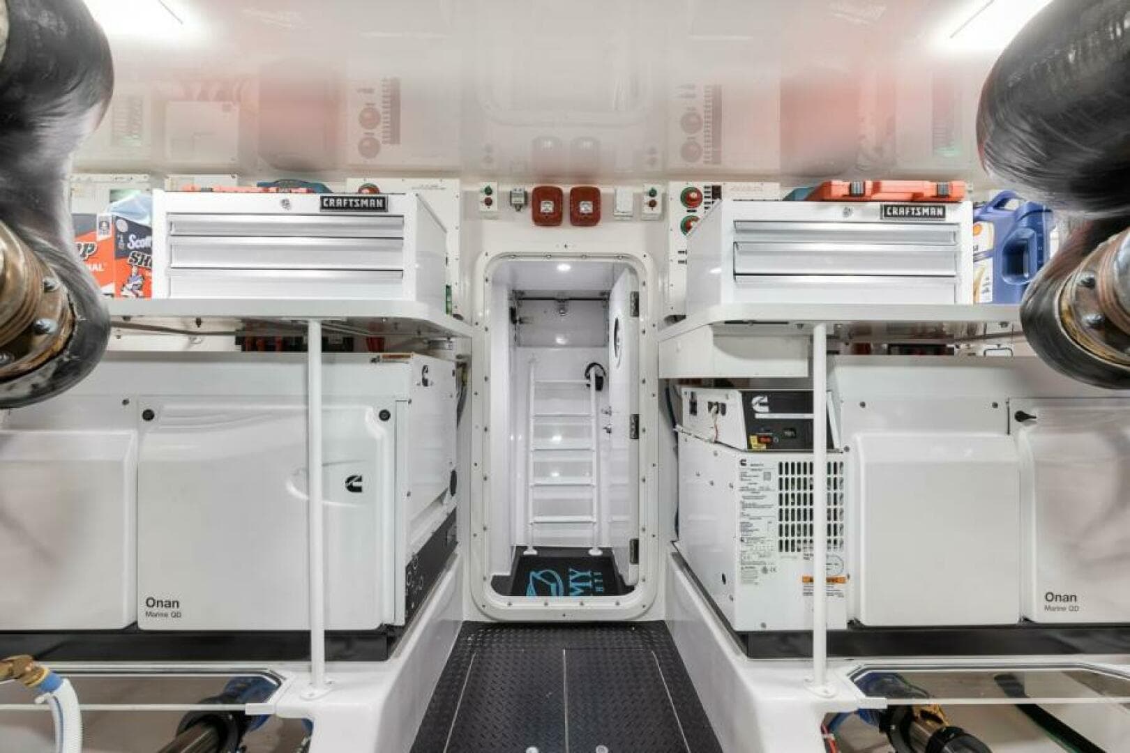 2024 Viking 72 Skybridge — photo 56