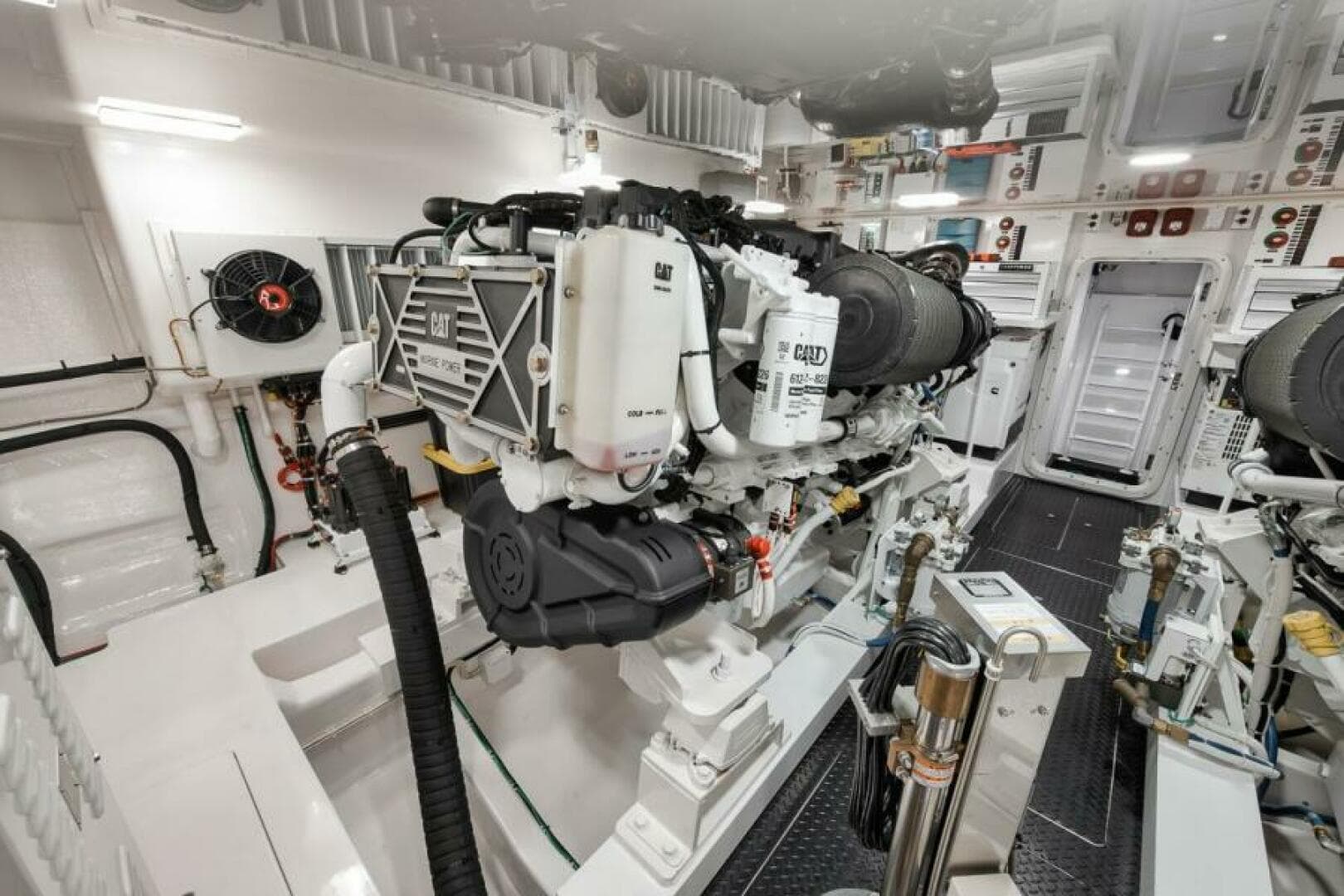 2024 Viking 72 Skybridge — photo 58