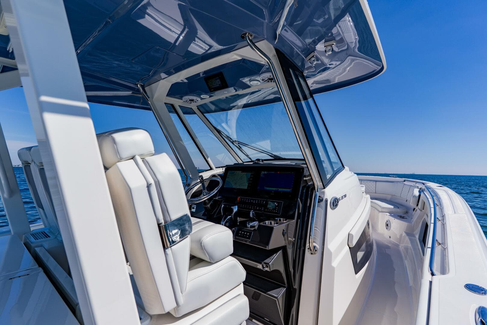 2022 Pursuit S 378 Sport — photo 23