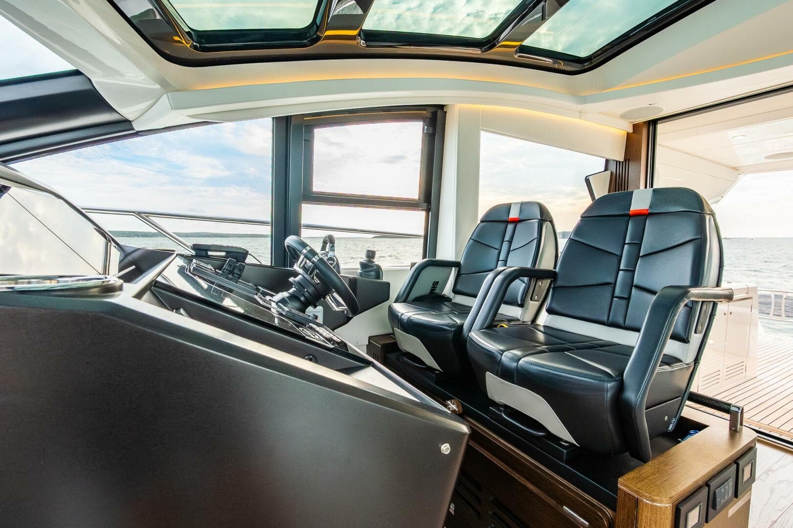 2021 Sunseeker Predator 60 Evo — photo 28