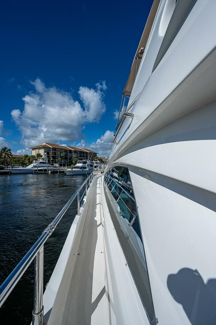 2009 Aicon 64 — photo 93