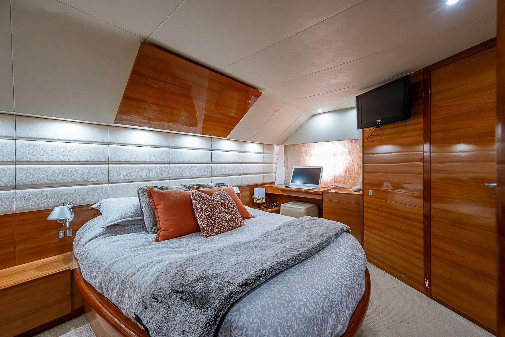 2009 Aicon 64 — photo 57