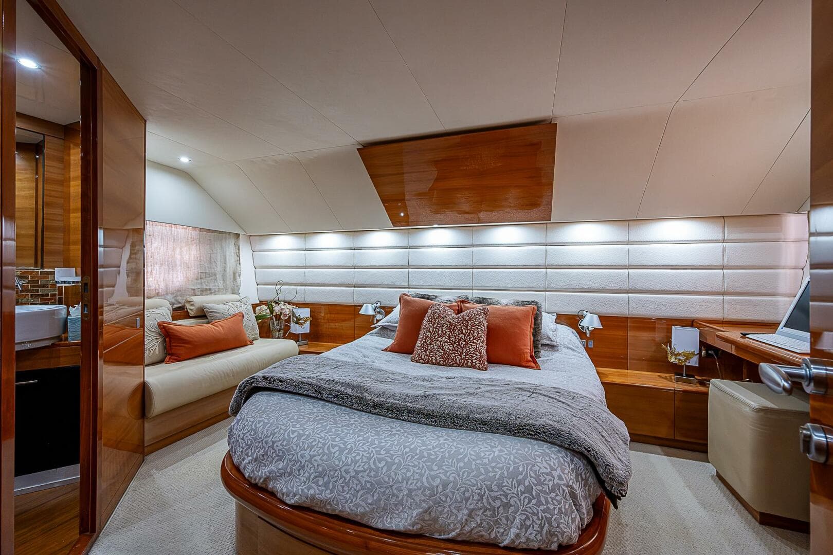 2009 Aicon 64 — photo 54