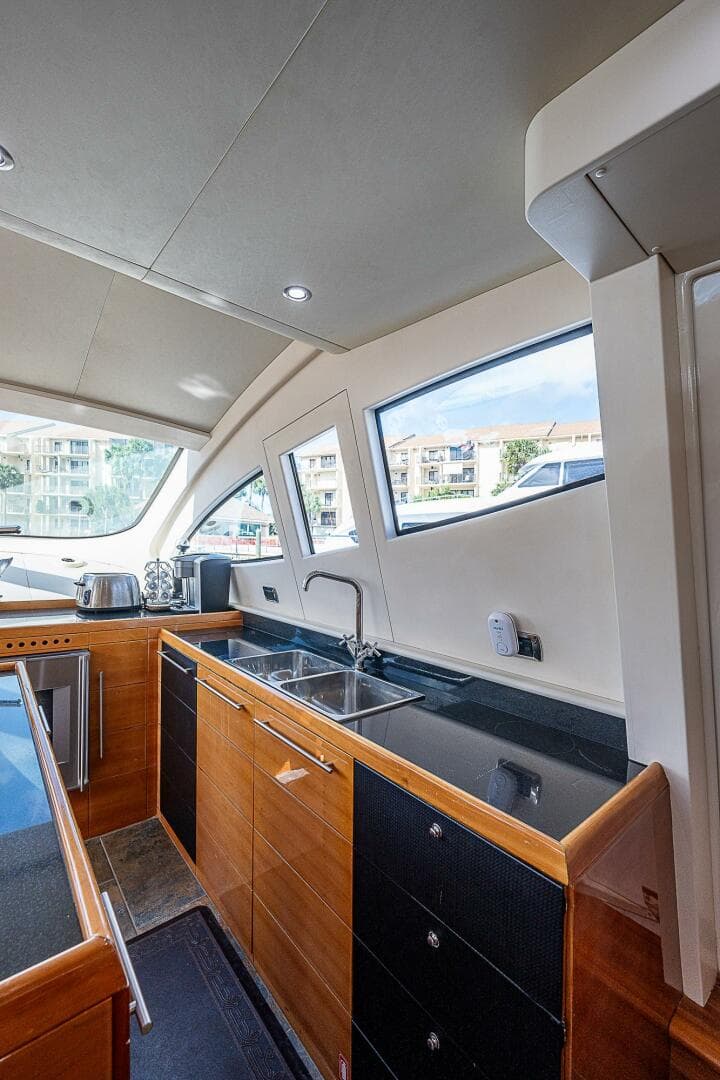 2009 Aicon 64 — photo 38