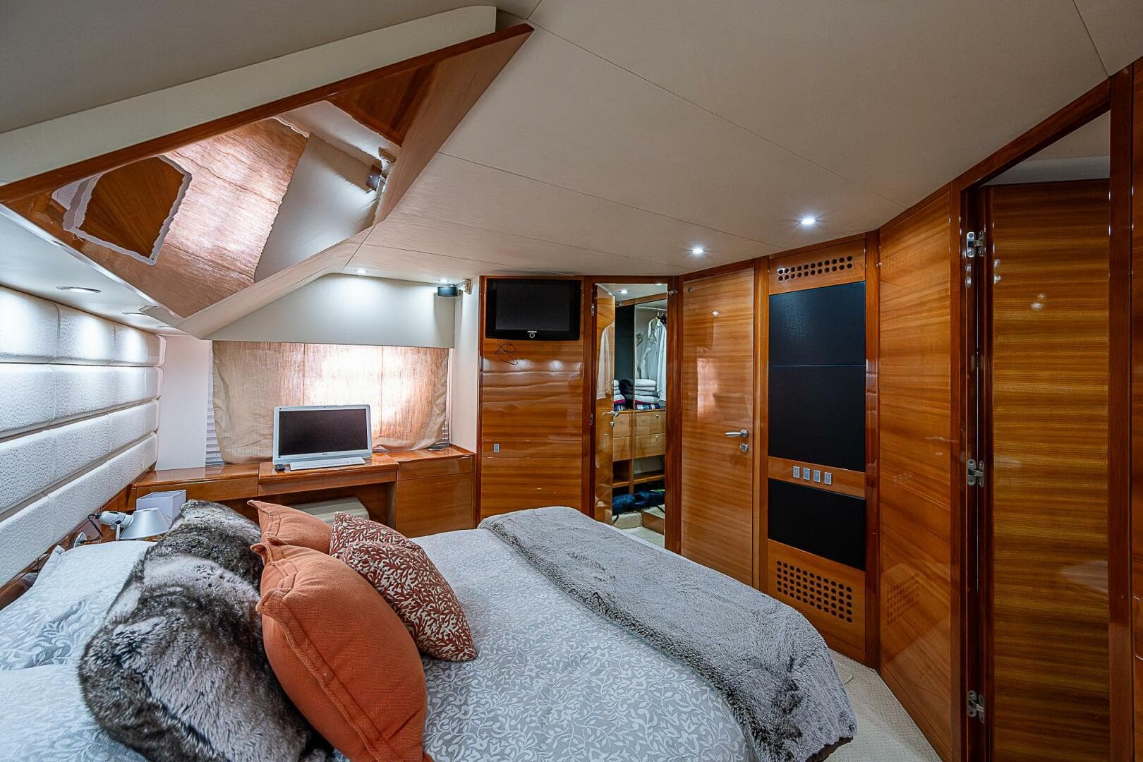 2009 Aicon 64 — photo 58