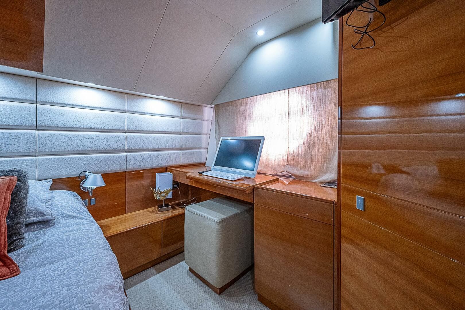 2009 Aicon 64 — photo 60