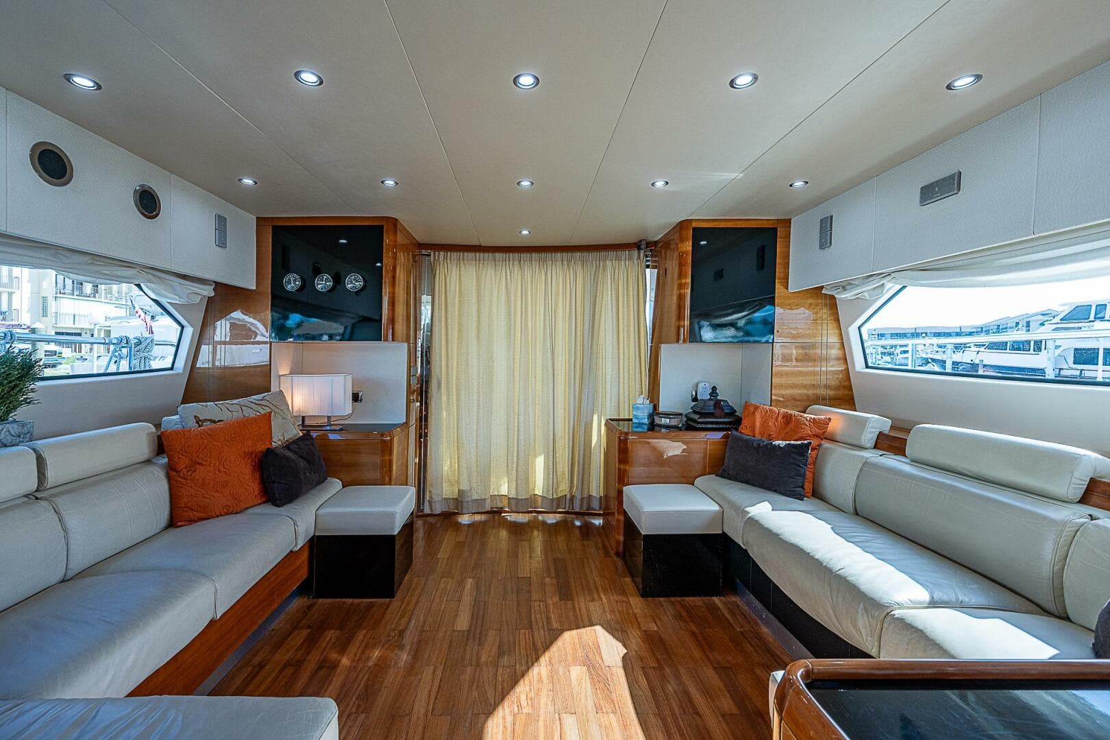 2009 Aicon 64 — photo 24