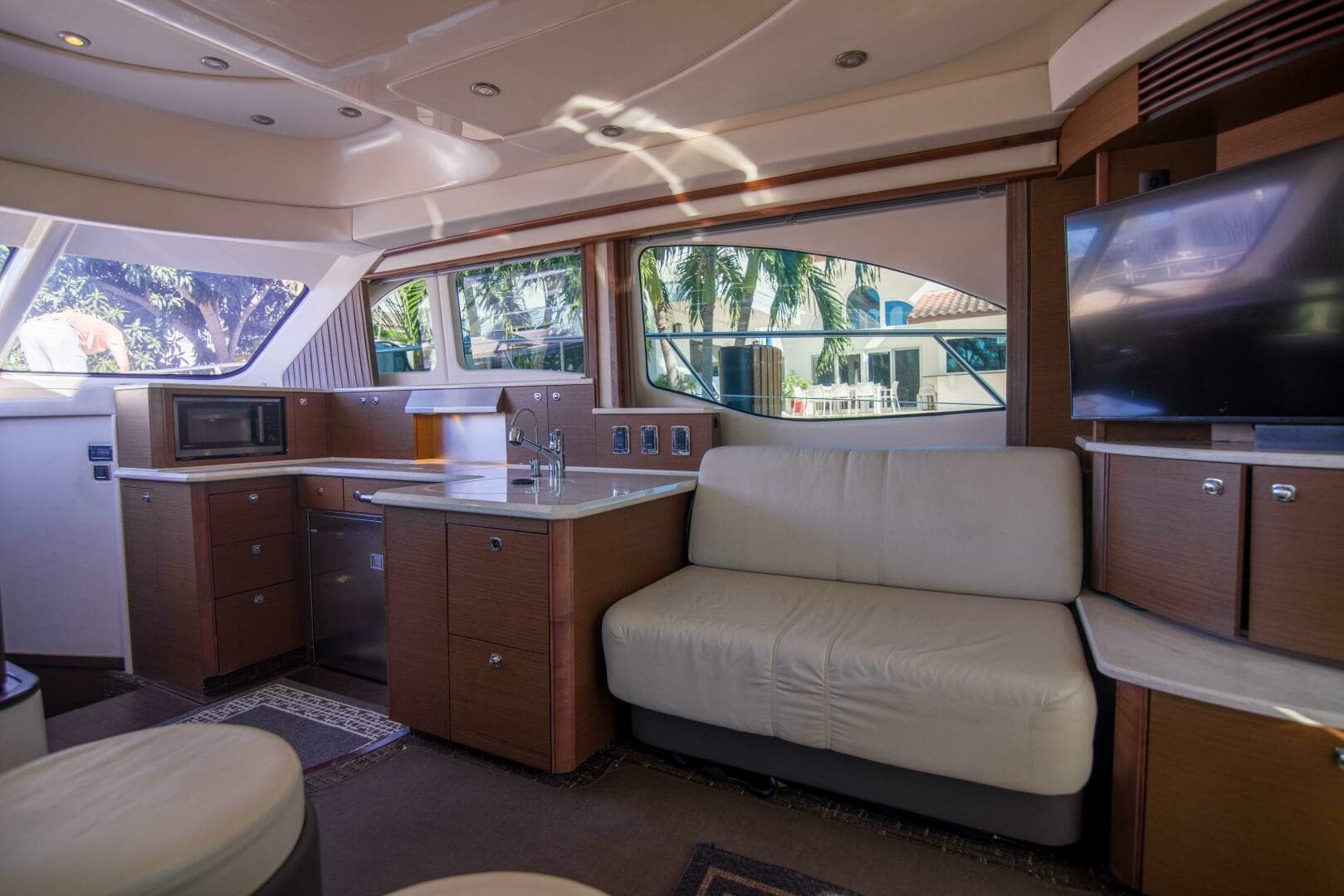 2013 Sea Ray 520 Sedan Bridge — photo 7