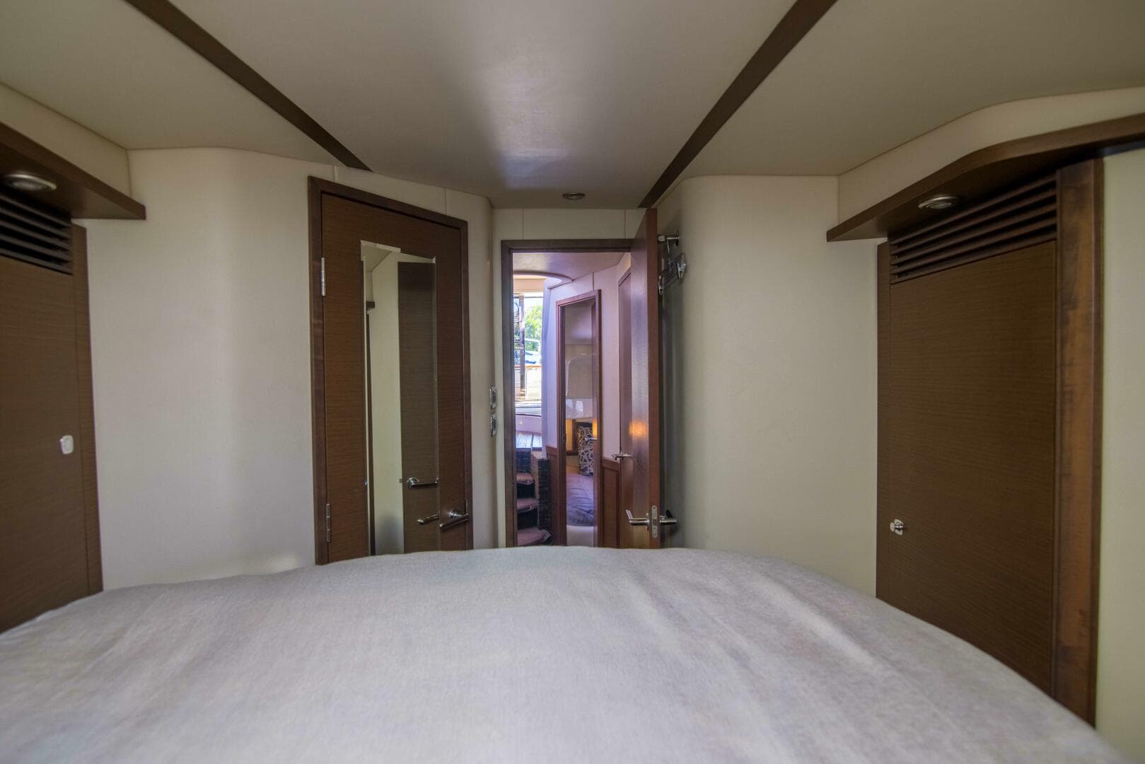 2013 Sea Ray 520 Sedan Bridge — photo 14