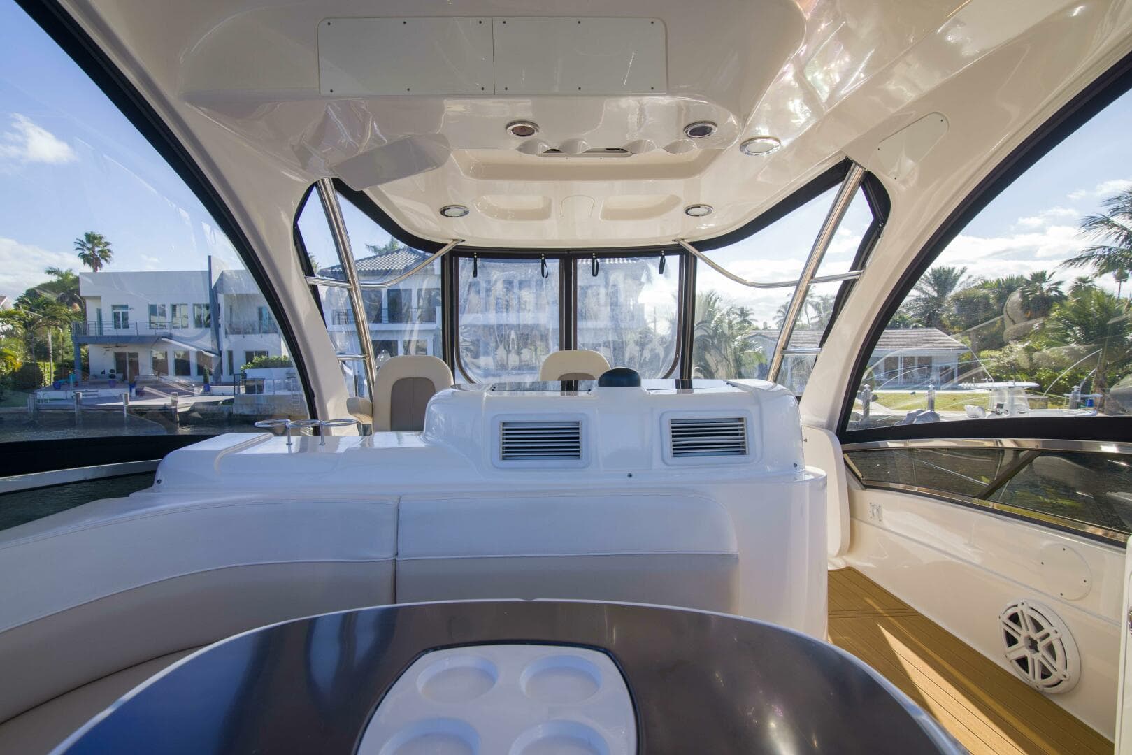 2013 Sea Ray 520 Sedan Bridge — photo 24