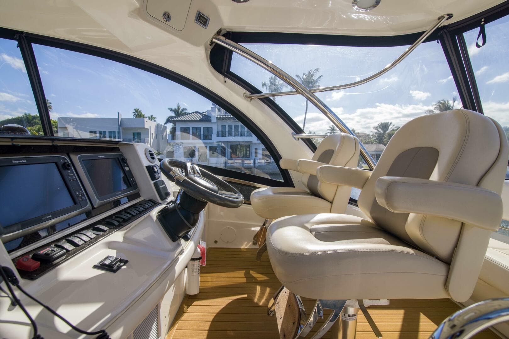2013 Sea Ray 520 Sedan Bridge — photo 27