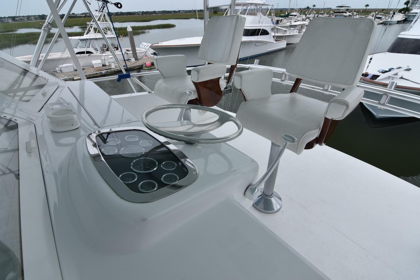 1999 Viking 58 Convertible — photo 34