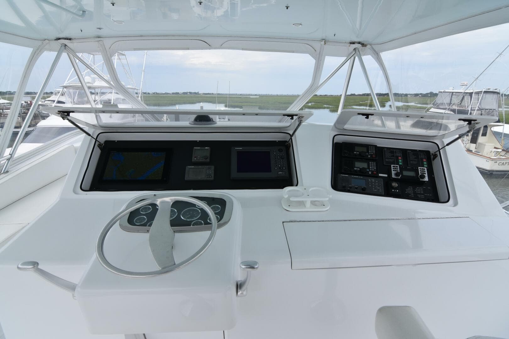 1999 Viking 58 Convertible — photo 32