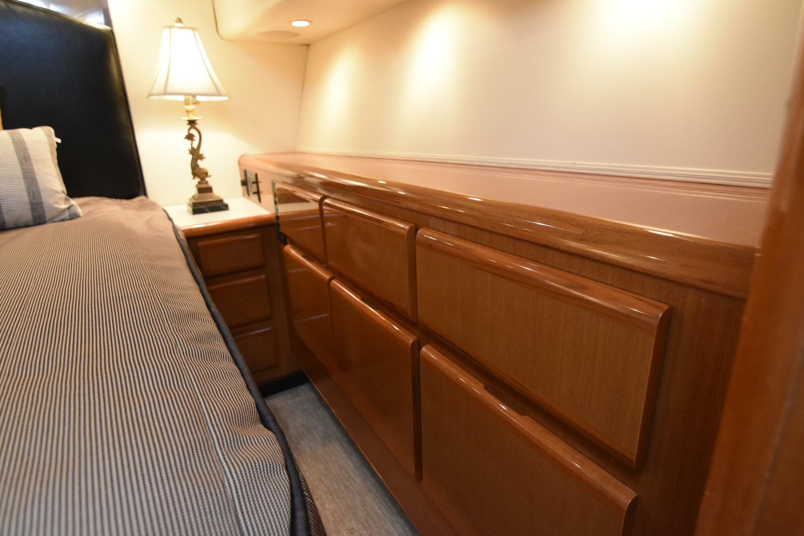 1999 Viking 58 Convertible — photo 25