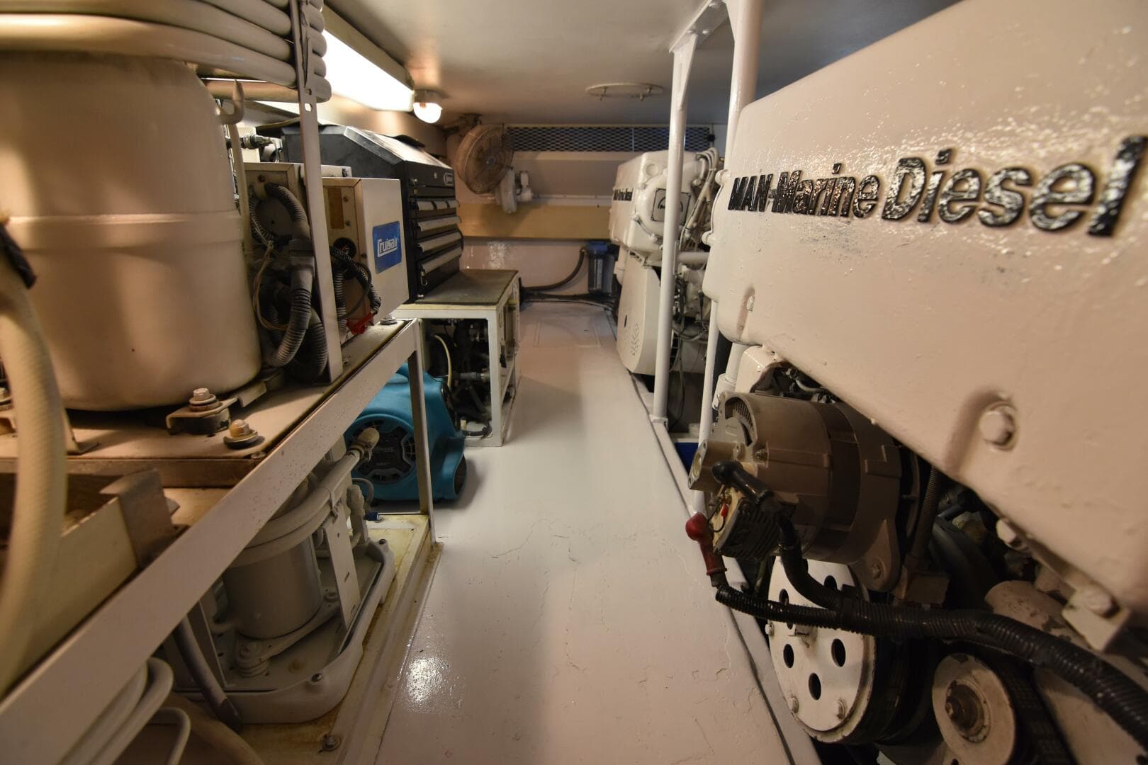 1999 Viking 58 Convertible — photo 45