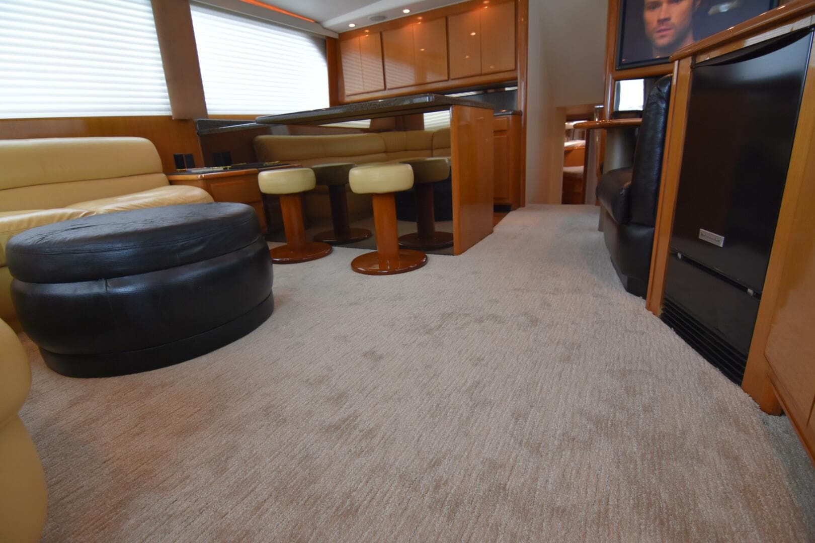 1999 Viking 58 Convertible — photo 17