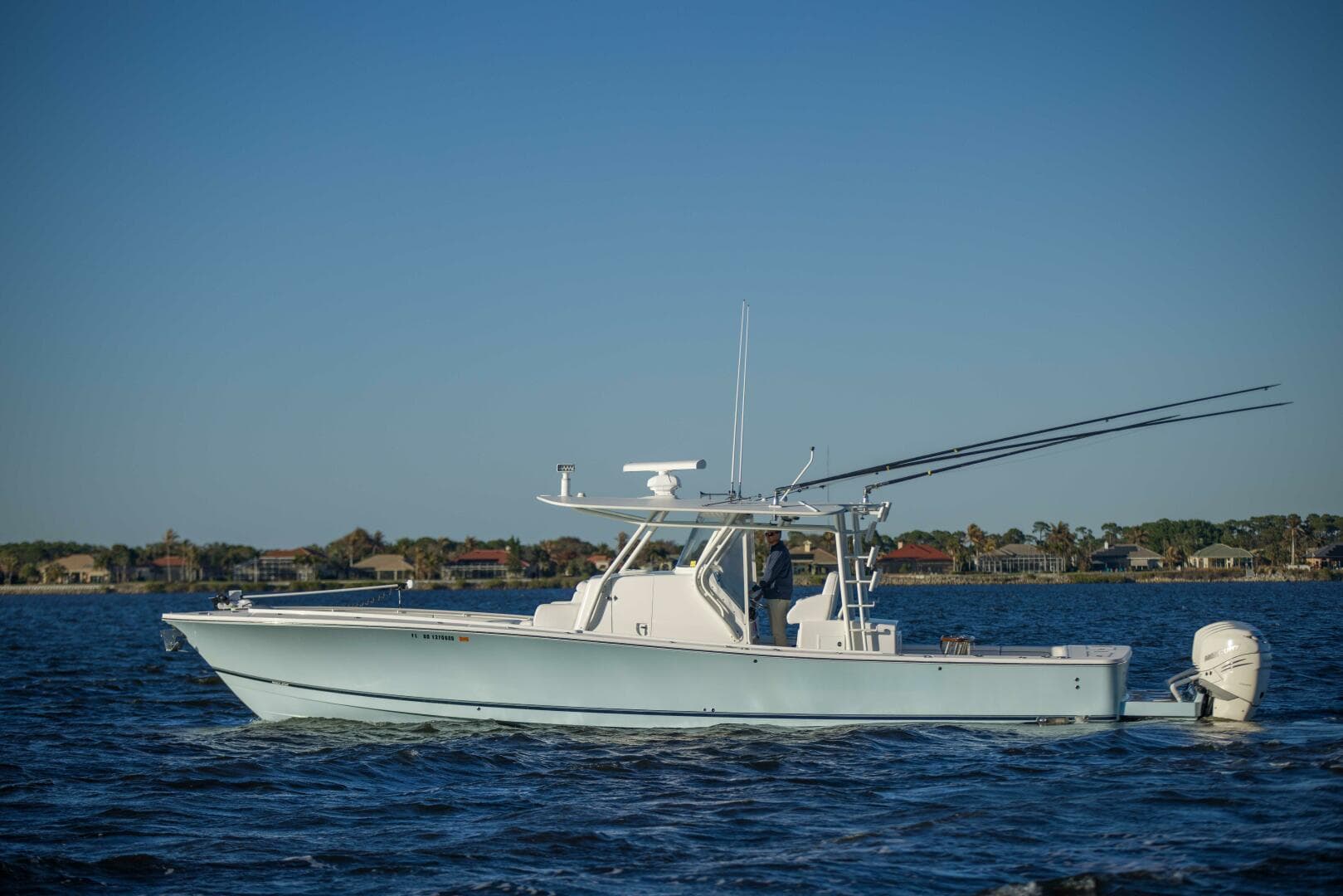 2016 Regulator 41 Center Console — photo 43