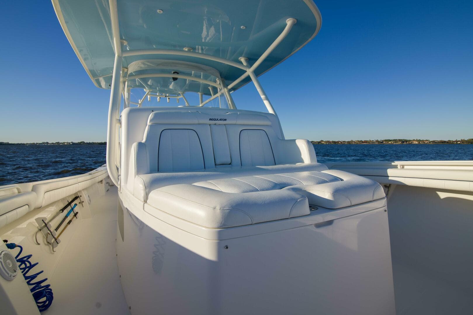 2016 Regulator 41 Center Console — photo 21