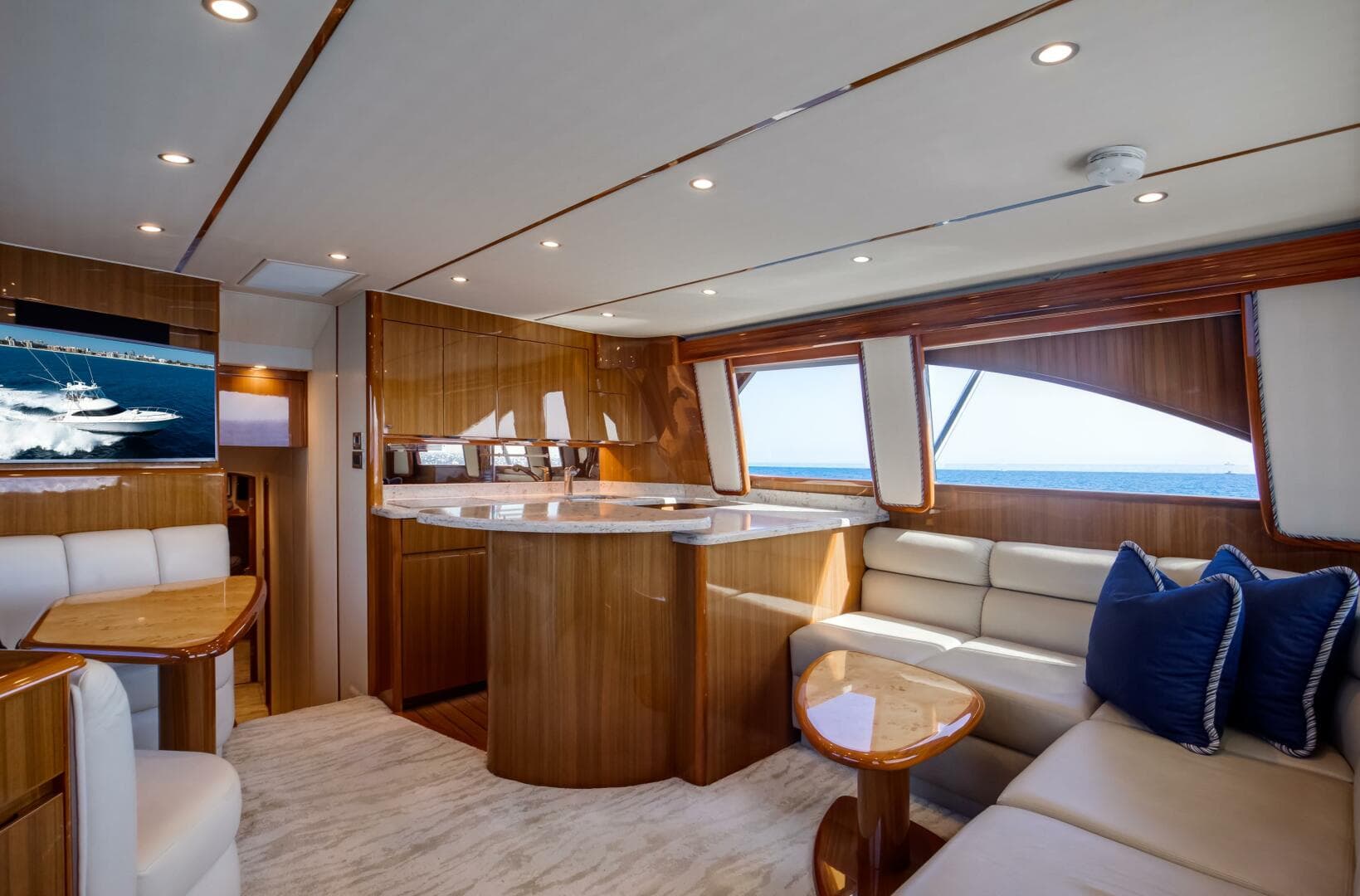 2018 Viking 48 Convertible — photo 4