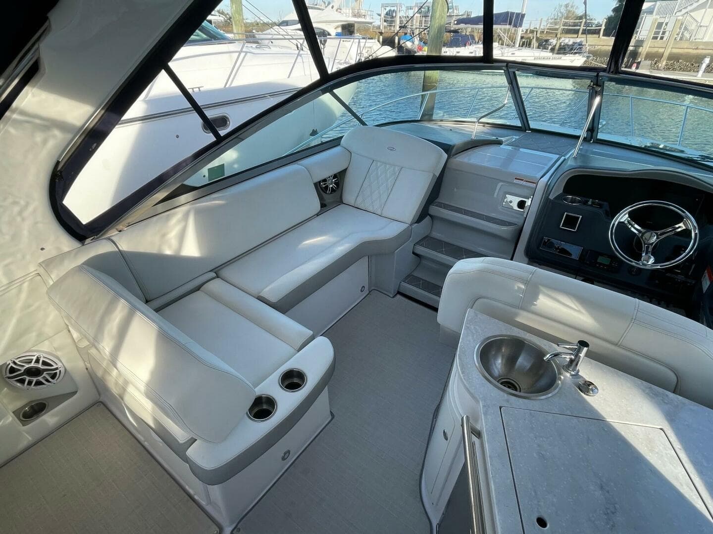 2021 Regal 33 Xo — photo 16