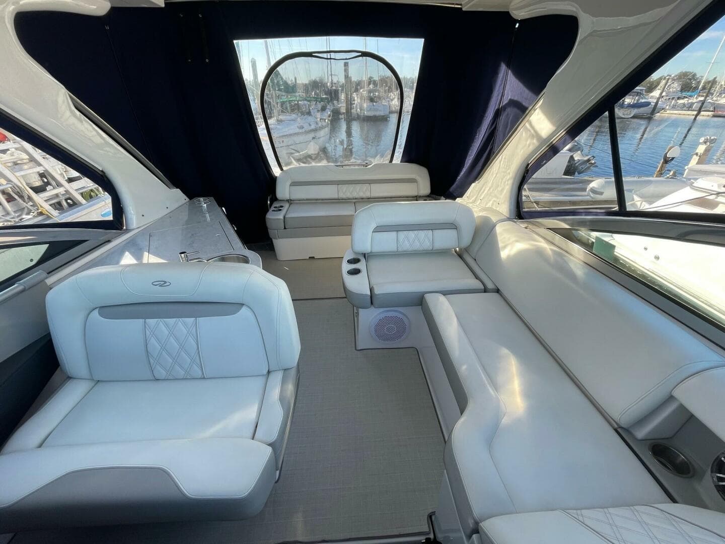 2021 Regal 33 Xo — photo 9