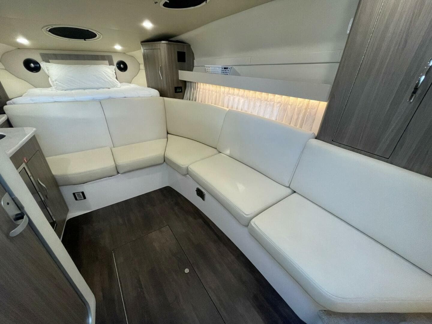 2021 Regal 33 Xo — photo 17