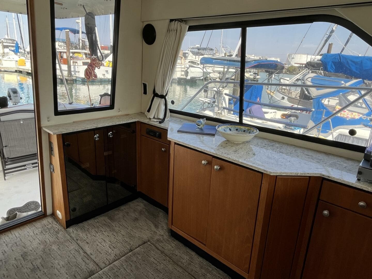 1996 Bayliner 3788 Command Bridge — photo 14